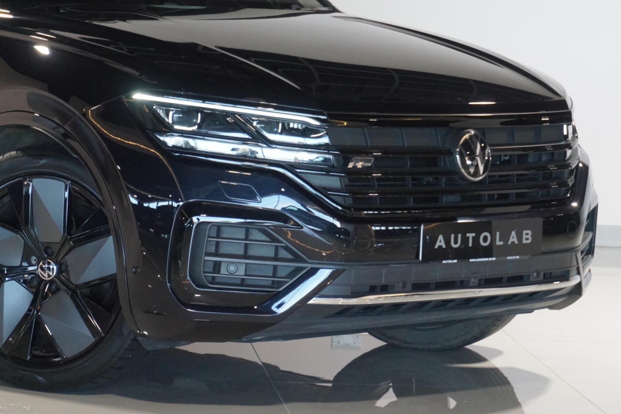 Volkswagen Touareg 3.0 TDI V6 Black Edition SUV 5dr Diesel Tiptronic 4Motion Euro 6 (s/s) (286 ps)